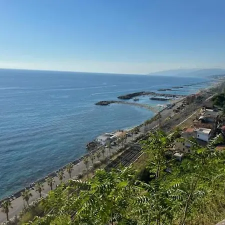One Bedroom By The Beach شقة